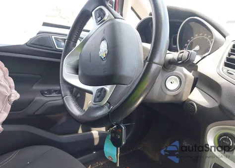 2015 Ford Fiesta Se из США, поврежденный, VIN 3FADP4BJ8FM224235